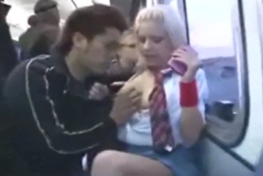 Преследует 19-летнюю студентку в форме и трахает её на публике